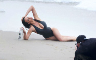 Kayla Swift khoe đường cong 'chết người' tại Malibu