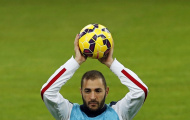 Học bay không đúng lúc, Benzema có thể bị phạt