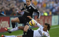 Ronaldo lắc đầu ngao ngán lối chơi cá nhân của Bale