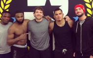 CM Punk khoe ảnh cùng bạn tập 'khủng' - Anthony Pettis