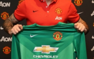 CHÍNH THỨC: Man United công bố bản hợp đồng Victor Valdes