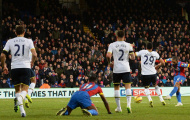 Video: Tottenham thua ngược Crystal Palace trong ngày ra mắt của Alan Pardew