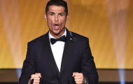 Ronaldo giải thích lý do hét toáng trên sân khấu