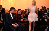 Bóng hồng khiến Ronaldo, Messi “ngẩn ngơ”