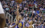 Curry có cú double-double thứ 11, Warriors thắng trận thứ 7 liên tiếp