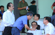 Bầu Đức, bầu Thắng và giây phút 'ngỡ như trẻ thơ'