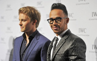 Lewis Hamilton chưa vội ký hợp đồng với Mercedes