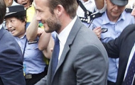 Fan Trung Quốc chen chúc, đổ máu vì Becks