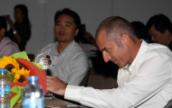 HLV Guillaume: 'Yêu quý U.19 Việt Nam hãy ủng hộ cho HAGL'