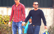 Cristiano Ronaldo mặc trẻ trung đi đón con trai