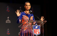Katy Perry mang sư tử và cá mập tới giải Super Bowl