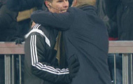 Pep Guardiola có thể bị phạt vì ăn mừng với trọng tài