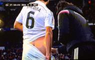Khedira thản nhiên tụt quần khoe ‘hàng’ trên sân