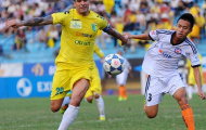 Tiền đạo của Á quân V.League lại bị đuổi vì lỗi đánh nguội