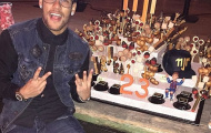 Neymar khoe bánh sinh nhật đặc biệt mừng tuổi 23
