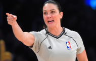 Sao NBA bị phạt nặng vì xem thường trọng tài nữ