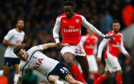 Danny Welbeck suy sụp sau khi Arsenal thua derby