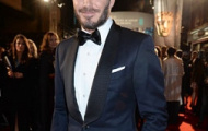 Becks đẹp trai lung linh dưới ánh đèn