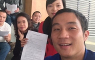 Quốc Vượng tươi tắn “khoe” tiền thưởng Tết