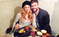 Hai con, Shakira vẫn rạng ngời nét đẹp