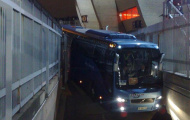 Dân mạng mỉa mai Chelsea vì tai nạn xe bus