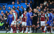 Cận cảnh thẻ đỏ tai hại của Nemanja Matic