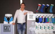 Tự ý kinh doanh, Ronaldo nguy cơ mất hàng trăm tỷ