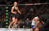 Rousey thắng quá nhanh, người hâm mộ 'tức giận'