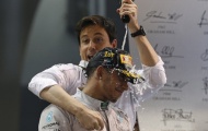 GĐĐH Toto Wolff phủ nhận chuyện ký hợp đồng với Hamilton