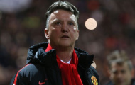 Sir Bobby Charlton lên tiếng về tương lai của Van Gaal