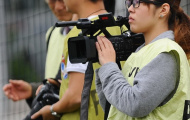 Nữ phóng viên Nhật vi phạm quy định tác nghiệp của HLV Miura