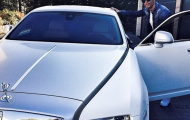 Ronaldo sành điệu bên siêu xe Rolls-Royce Phantom