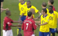 Video: Ruud van Nistelrooy và trận chiến nảy lửa với Arsenal