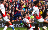 Iniesta thừa nhận không thể đá cặp với Xavi