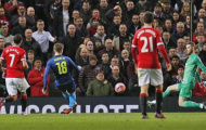 Mắc sai lầm, hàng thủ Man United như kẻ học việc