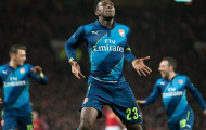 Welbeck được ủng hộ vì ăn mừng trước M.U