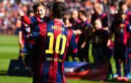 Con trai Messi khóc ròng vì bị cha ép chụp ảnh