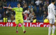 Mặc kệ siêu sao; Casillas vẫn 'chỉnh' Ronaldo
