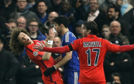 Rùng mình trước pha triệt hạ đối thủ của Diego Costa