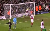 Video: Pha làm bàn tinh tế của John O'Shea vào lưới Arsenal