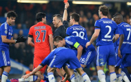 9 người Chelsea vây trọng tài, John Terry vẫn nói cứng