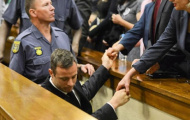 Oscar Pistorius giao du với cựu trùm mafia