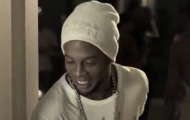 Ronaldinho đóng clip nhạc... 'đơ' như Công Phượng