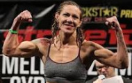 Video: Cris Cyborg, võ sĩ dòi ăn tươi nuốt sống Ronda Rousey