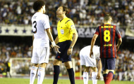 Ra ngõ gặp trọng tài; điềm gở cho Barcelona