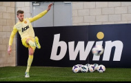 Video: David De Gea trổ tài sút phạt góc ghi bàn