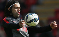 Liverpool và Chelsea thay nhau giải cứu 'Hổ giấy' Falcao