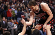 Butler trở lại, Gasol lập Double-Double, Bulls dự vòng playoff