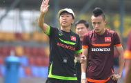 Ông Miura giấu bài gì?