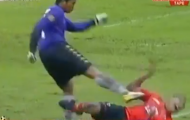 Video: Pha trả đũa rợn tóc gáy ở giải VĐQG Thái Lan